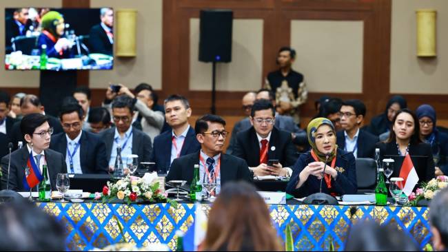Indonesia, melalui Pertamina, menegaskan kembali dukungannya untuk mencapai ASEAN Economic Community (AEC) 2045 melalui penerapan ASEAN Plan of Action for Energy Cooperation (APAEC) Post-2025 Development yang merupakan cetak biru kerjasama energi regional di ASEAN. (Sumber: dok. Pertamina)