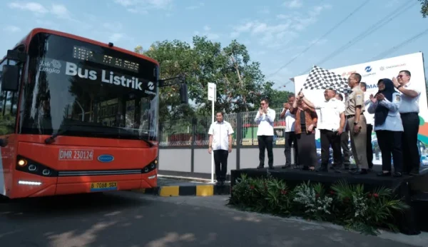 TransJakarta hadir di dalam kawasan industri Pulogadung