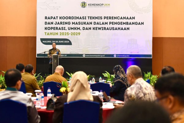 Rapat Koordinasi Teknis Perencanaan dan Jaring Masukan Dalam Pengembangan Koperasi, UMKM, dan Kewirausahaan Tahun 2025-2029, di Kota Ambon, Provinsi Maluku, Selasa (25/6).