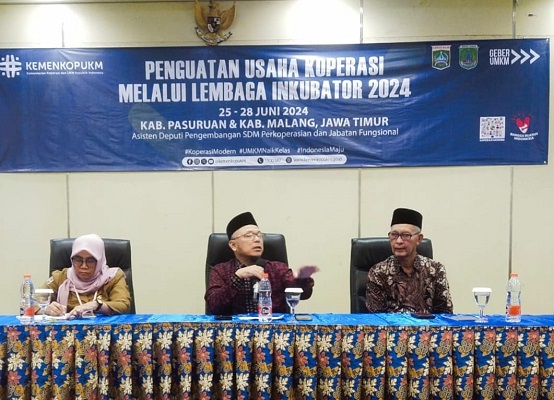 Asisten Deputi Pengembangan SDM Perkoperasian dan Jabatan Fungsional KemenKopUKM Nasrun Siagian