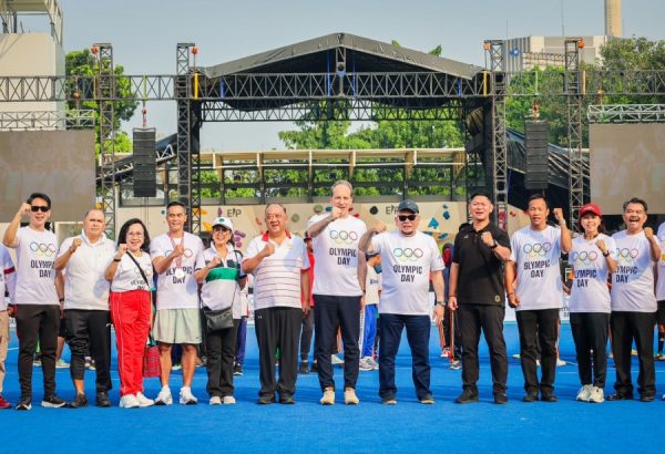 Ketua DPD RI AA LaNyalla Mahmud Mattalitti menghadiri acara Olympic Day Road to Paris 2024 di Lapangan Hoki, GBK Senayan, Jakarta, Sabtu (22/6/2024).