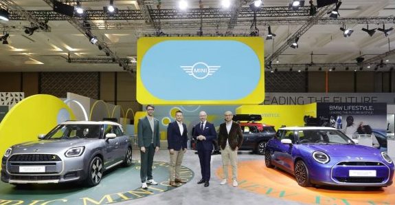 GIIAS 2024, MINI Tonjolkan Generasi Terbaru MINI 3 Door