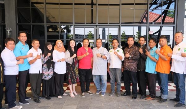 Forum Lintas Partai Non Parlemen (FLIPnp) Kabupaten Brebes, resmi menyatakan dukungannya kepada bakal Calon Bupati (Cabup) Brebes, Paramitha Widya Kusuma.