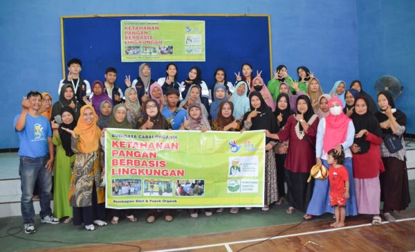 PTSI dan OKE OCE Peduli Budidaya Galakkan Tanam Ribuan Bibit Cabe Organik