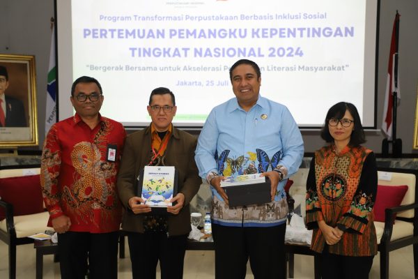 Program Transformasi Perpustakaan Berbasis Inklusi Sosial (TPBIS) dan Bahan Bacaan Bermutu Tahun 2024 dengan tema "Bergerak Bersama untuk Akselerasi Penguatan Literasi Masyarakat" yang diselenggarakan secara hibrida, pada Kamis (25/7/2024)