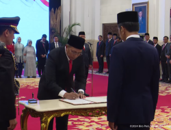Presiden Jokowi Reshuffle Kabinet dengan Sisa Jabatan 2 Bulan