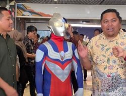Bikin Heboh Senayan, Ada Anggota DPR Terpilih Kenakan Kostum Ultraman