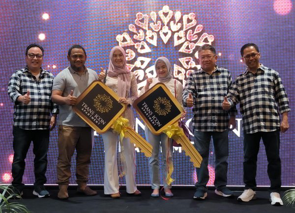 Acara Hand Over atau serah terima unit apartemen kepada pembeli yang berlangsung di Trans Icon Cibubur