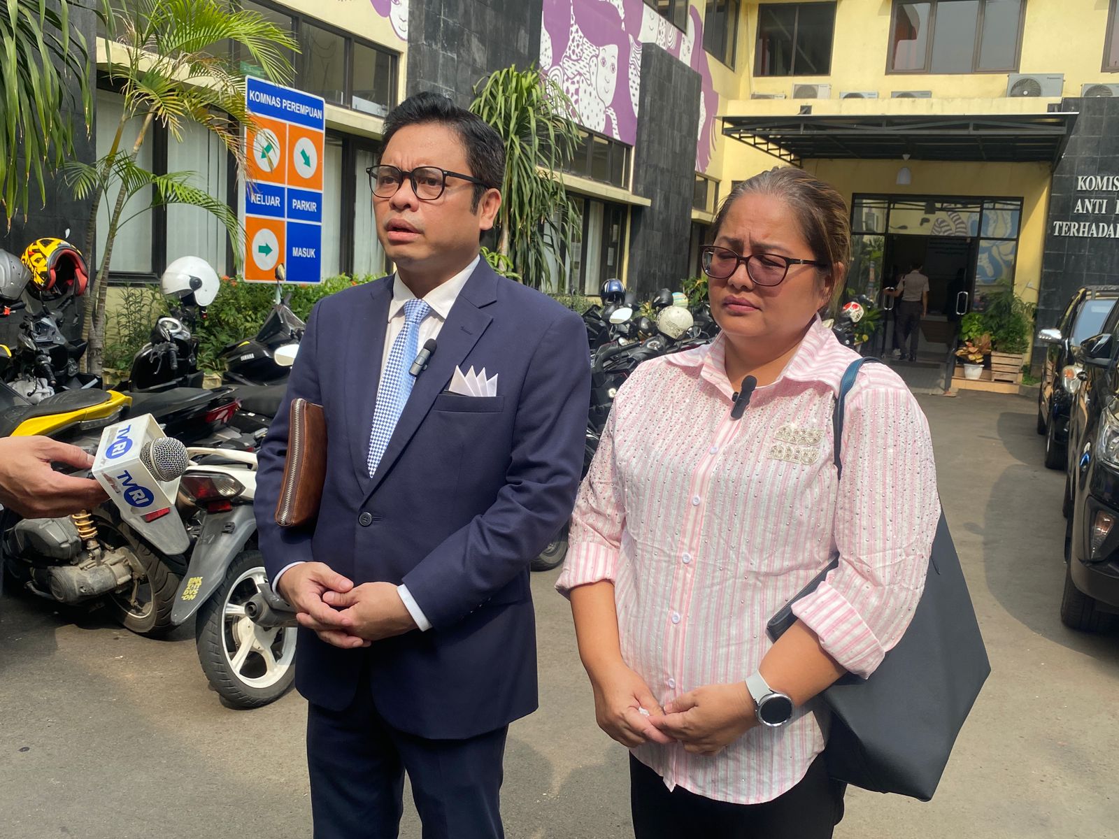 Camelia Neneng Susanty Sinurat dan Ferdinand Simorangkir SH MH