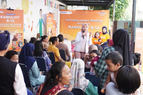 PT Ika Pharmindo Tbk, perusahaan farmasi yang telah beroperasi selama lebih dari 46 tahun, meluncurkan program “Bebas Stunting Bersama Kamulvit B12”