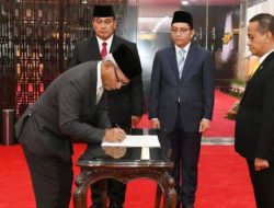 Menteri ESDM Bahlil Lantik Djoko Siswanto Jadi Kepala SKK Migas