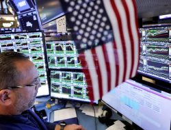 Kenaikan yield Obligasi Mendorong Bursa Saham Turun Kembali