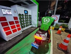 Pengemudi Ojek Online Rasakan Manfaat Kendaraan Listrik