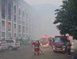 Gedung Rektorat UIN Syarif Hidayatullah Jakarta Kebakaran