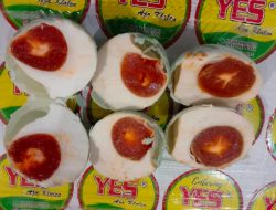 Jelang Nataru, Produksi Telur Asin Yes Brebes Melonjak