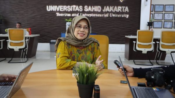 Ketua Lembaga Penelitian dan Pengabdian Masyarakat (LPPM) USAHID Jakarta, Prof. Dr. Nafiah Ariyani, SE., M.Si,