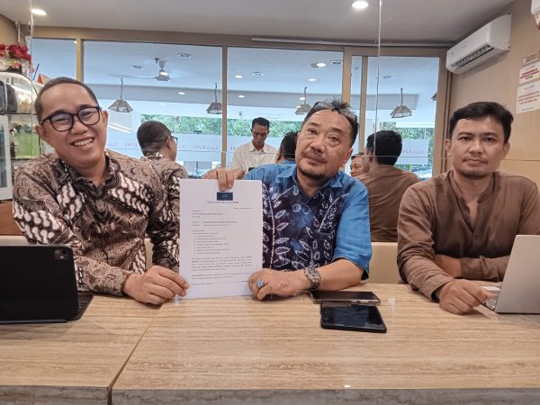 Kuasa hukum Tony Trisno, Eko Prastowo mengajukan gugatan perdata ke Pengadilan Jakarta Utara dalam transaksi pembelian dua jam tangan mewah Richard Mille