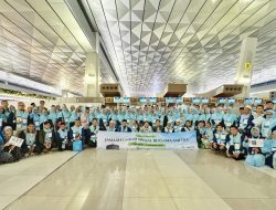 AMITRA Berangkatkan 126 Jamaah Umrah Perdana