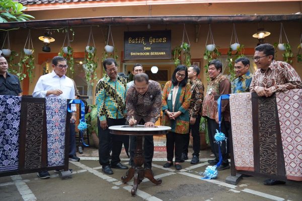 Wakil Menteri Koperasi (Wamenkop) Ferry Juliantono menyatakan dukungan penuh terhadap industri tekstil dalam negeri (Dok: Humas)