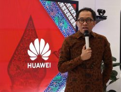 Wamenperin Ajak Huawei Bangun Pabrik dan Transformasi Teknologi di RI