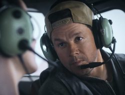 Flight Risk, Menguji Mark Wahlberg Sebagai Antagonis
