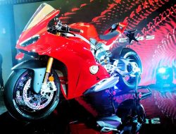 Puncak Inovasi Revolusioner Ducati Luncurkan Panigale V4 S