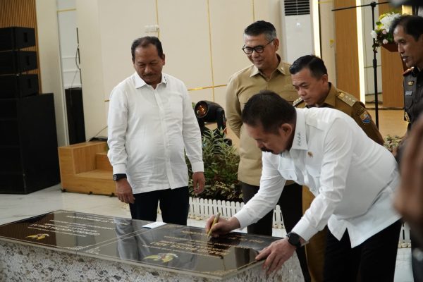 Hadiri Persemian Gedung dan Masjid Oleh Jaksa Agung RI, Gubernur Al Haris: Jaga dan Rawat Gedung Yang Sudah Dibangun (Foto: Diskominfo Provinsi Jambi/Sapra Wintani/Foto&Video: Patra, Erict Sutriedi)