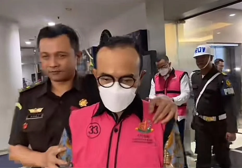 Kejagung menetapkan tujuh tersangka skandal korupsi dalam tata kelola minyak mentah dan produksi kilang PT Pertamina (Persero) yang menyebabkan kerugian negara mencapai Rp 193, 7 triliun. (Foto/Humas Kejagung)