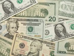 Dolar AS Melemah Tertekan Perlambatan Ekonomi