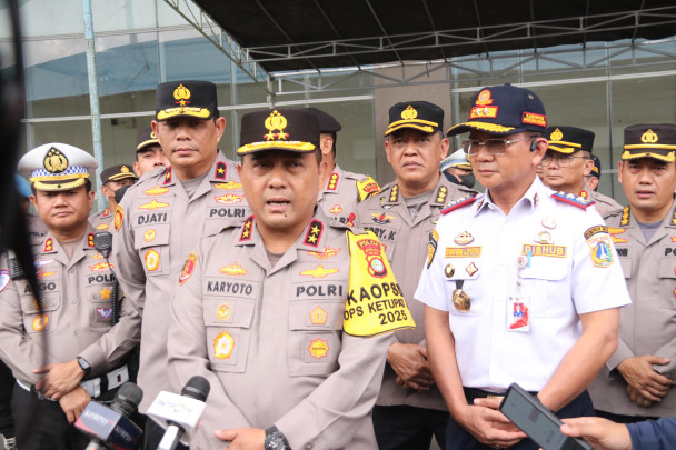 Kapolda Metro Jaya Tinjau Terminal Pulogebang (Foto/Humas Polda Metro Jaya)