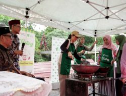 Marcella Zalianty dan Chef Amanda Duet Bareng Siapkan Ratusan Porsi untuk Berbuka