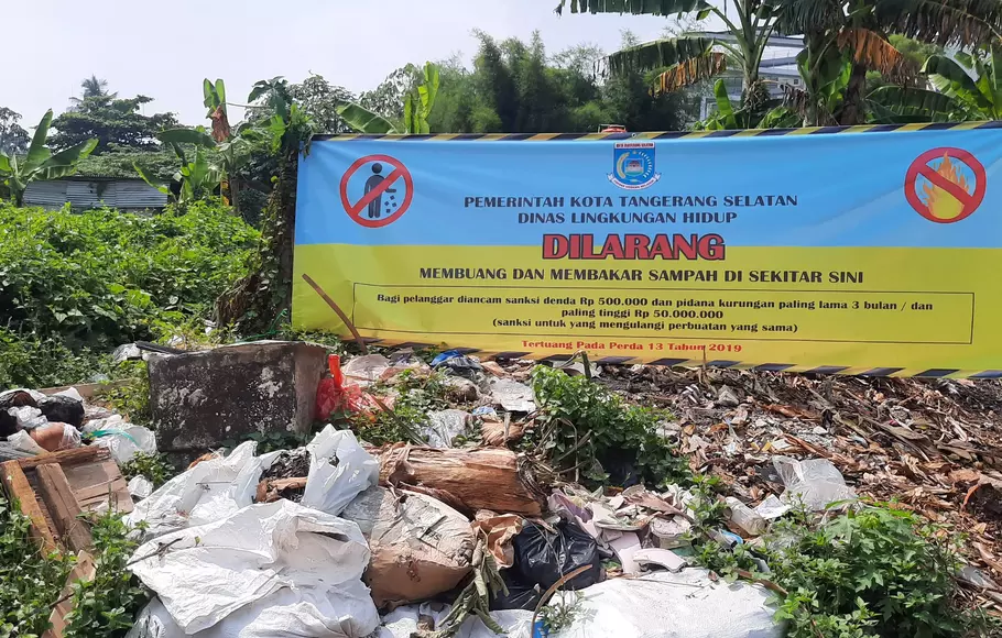 Lokasi pembakaran sampah terletak di belakang RSUD Tangerang Selatan. (Dok: Beritasatu.com)