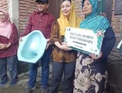 Bupati Brebes Turun Langsung Bantu Perbaikan Gubuk Reyot Warga di Dekat Pendopo