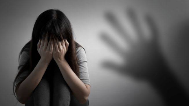 Foto Ilustrasi Anak Dibawah Umur Dirampas Hak Asuhnya (https://www.shutterstock.com)
