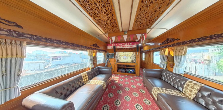 Foto dalam ruangan kereta wisata (Dok/KAI Wisata)