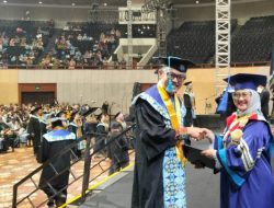 Tamyani Raih Gelar Sarjana Arsitektur di Usia 62 Tahun