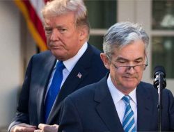 Trump Ancam Lengserkan Powell, Harga Emas Tembus $3500 /ons