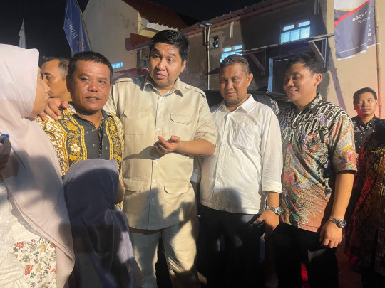 Tukang becak bernama Andi menjadi salah satu contoh nyata kehadiran pemerintah untuk membantu masyarakat berpenghasilan rendah (MBR) termasuk yang tidak memiliki slip gaji