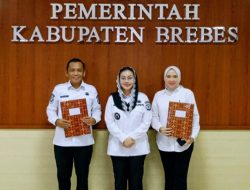 Bupati Paramitha Resmi Serahkan SK Pengangkatan Dewan Pengawas Tirta Baribis