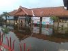 Ribuan Siswa SD di Brebes Terpaksa Belajar Daring Akibat Banjir