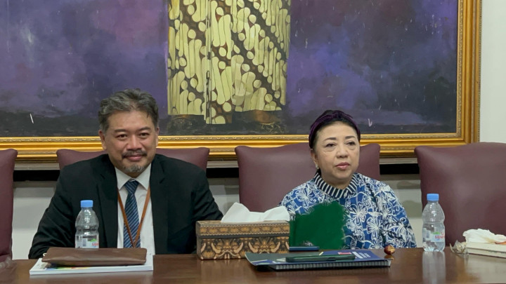 Caption Dr. Ir. Ki Iskandar Yasin, ST., M.Eng., CIPM., IPM., ASEAN Eng, Ketua Lembaga Dewan Adat (LDA) dan Pengageng Sasana Wilapa Karaton Surakarta Hadiningrat (Putri PB XII) yang akrab di sapa Gusti Moeng
