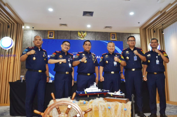 Kementerian Kelautan dan Perikanan (KKP) terus menunjukkan komitmen kuat dalam menjaga kedaulatan laut dengan menggagalkan aksi 32 kapal pelaku illegal fishing dalam kurun waktu Januari hingga Mei 2025. (Foto/Kementerian KKP)