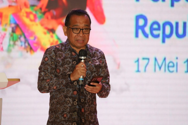 Kepala Perpusnas, E. Aminudin Aziz