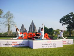 Toshiba Lifestyle Indonesia Rayakan International Yoga Day 2025 Di Candi Prambanan