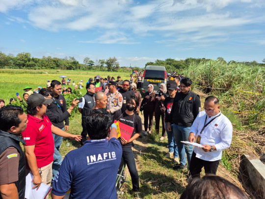 Rekontruksi pembunuhan berencana Wantio tersangka mempergakan enam adegan kunci di lokasi kejadian (Beritakota.id)