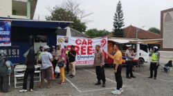 Sambut hari Bhayangkara Polres Brebes gelar bakti sosial layanan SIM dan kesehatan gratis di pasar ahad sakpole islamic center. (Ismail/Beritakota.id)