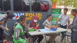 Sambut Hari Bhayangkara, Puluhan Ojol Dapat Pemeriksaan Kesehatan Gratis dari Polres Brebes