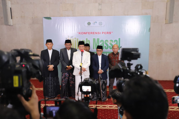 Menteri Agama RI, Prof. Dr. KH. Nasaruddin Umar, MA. Dalam konferensi persnya, Menag menjelaskan secara rinci pentingnya program ini sebagai solusi konkret untuk mengatasi kendala biaya pernikahan, legalitas hukum, serta dampak sosial akibat praktik perkawinan tidak resmi (Beritakota.id/Herman Effendi)