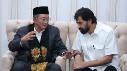 Menteri PU Dody Hanggodo bersama Gubernur Aceh Muzakir Manaf dan Walikota Banda Aceh Illiza Sa'aduddin Djamal membahas calon lokasi Sekolah Rakyat Tahap II untuk Kota Banda Aceh, di Pendopo Walikota Banda Aceh pada Rabu (24/6/2025).