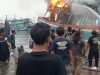 Kapal Nelayan Terbakar di Pelabuhan Tegal Diduga Akibat Korsleting saat Perbaikan Mesin